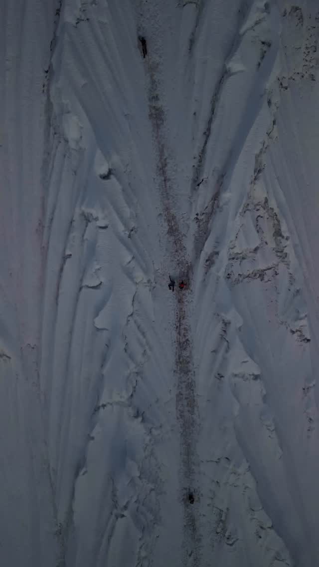 Climbing through the couloir of Alpamayo 🏔️