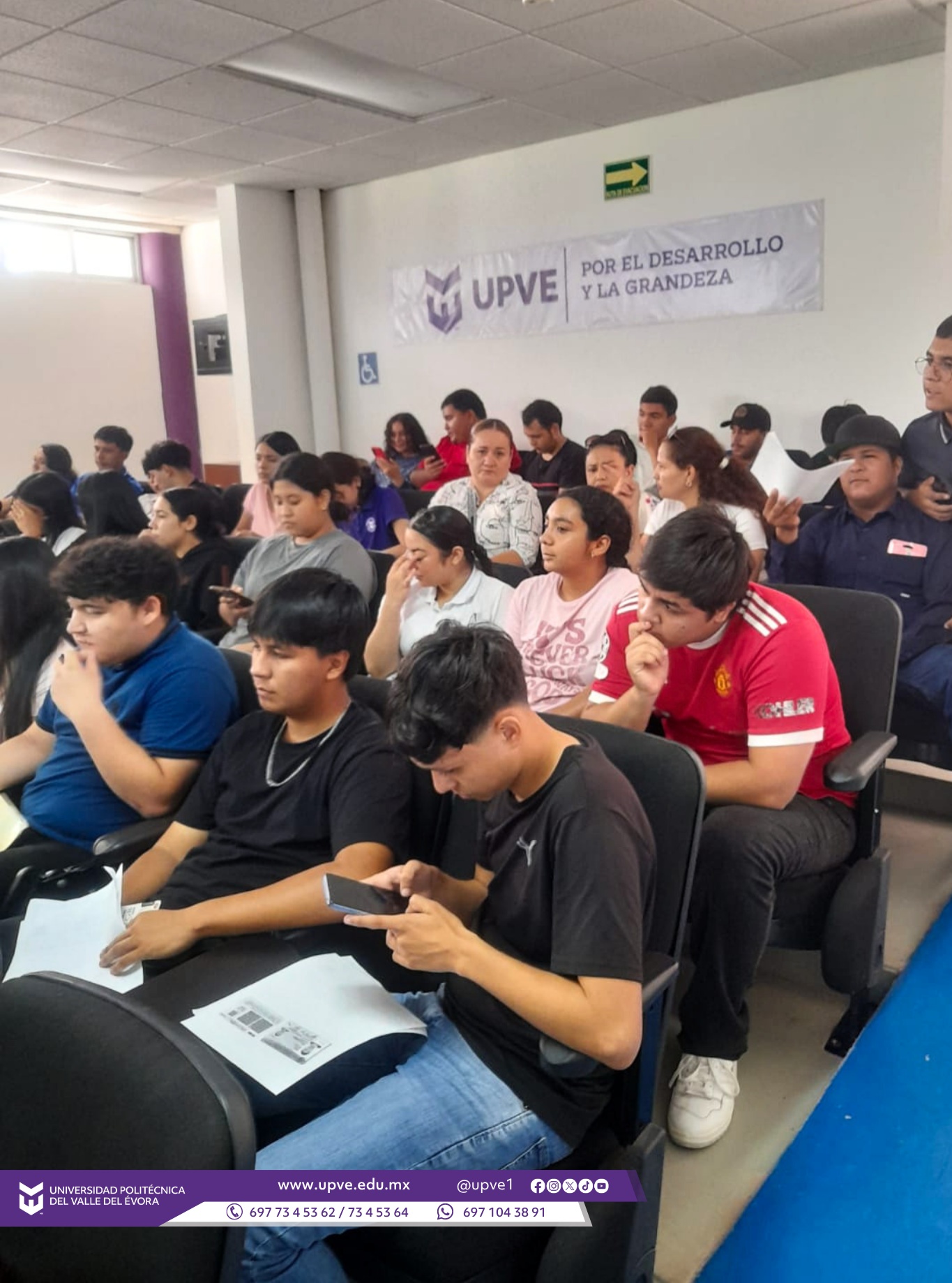 ✍️ ¡El SAT más cerca de nuestra comunidad estudiantil!
Con el objetivo de facilitar y acercar los servicios a nuestra comunidad universitaria, recibimos en las instalaciones de nuestra Universidad una Unidad Móvil integrado por personal del Servicio de Administración Tributaria (SAT).
Durante esta visita, las y los estudiantes realizaron diversos trámites y servicios, como registros, actualización de datos, renovación de firma electrónica (e.firma), entre otros.
Continuamos trabajando para brindar herramientas y servicios que contribuyan al desarrollo integral de nuestras y nuestros estudiantes. 🤝
#SomosUPVE
#PorElDesarrolloYLaGrandeza
#SomosDelfinesUPVE